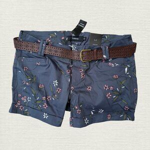 Torrid floral shorts with belt - NWT